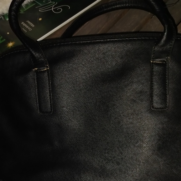 Kenneth Cole Reaction Black Shoulder Bag - Picture 7 of 7